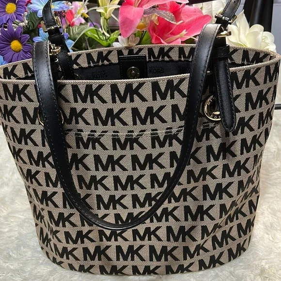 Michael kors shoulder bag - Picture 1 of 4